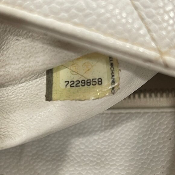 Chanel White Medallion Tote Gold Hardware (JB1027) - Picture 13 of 14